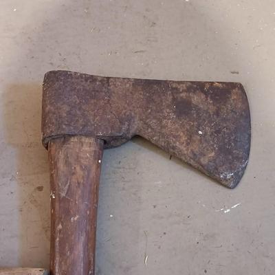 LOT 143: Collection of Vintage Tools