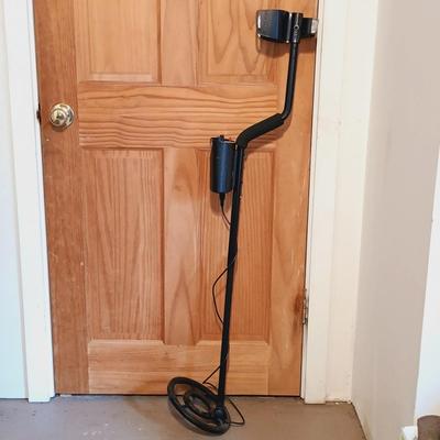 LOT 146: Bounty Hunter Tracker IV Metal Detector