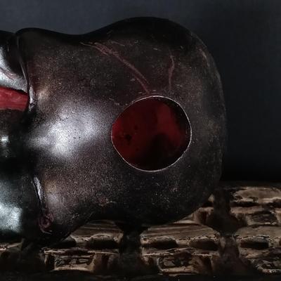 LOT 150: Skull and Fantasy Related Decor