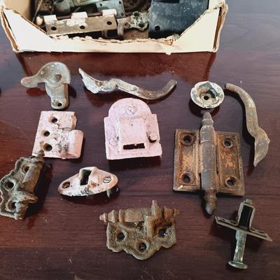 LOT 158: Large Collection of Vintage Hardware