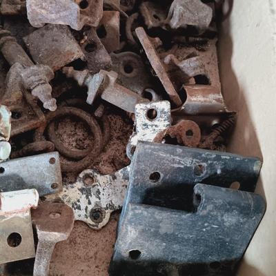 LOT 158: Large Collection of Vintage Hardware