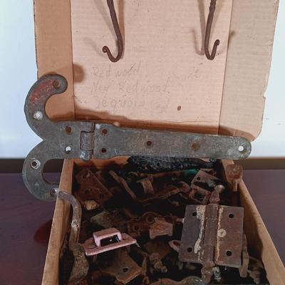LOT 158: Large Collection of Vintage Hardware
