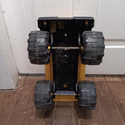 LOT 168: Vintage Metal Tonka Mighty Tonka Dump Trunk & Excavator