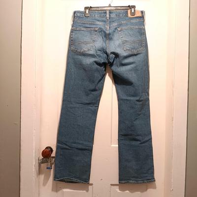 LOT 171: Set of (4) Vintage Jeans- Levi Strauss, Guess & Tommy Hilfiger