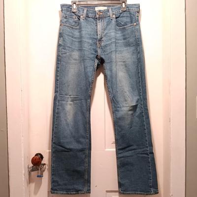 LOT 171: Set of (4) Vintage Jeans- Levi Strauss, Guess & Tommy Hilfiger