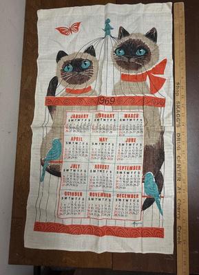 Vintage Linen Tea Towel 1969 VCalendar Siamese Cats