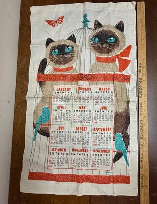 Vintage Linen Tea Towel 1969 VCalendar Siamese Cats