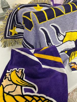 Vikings package with tote