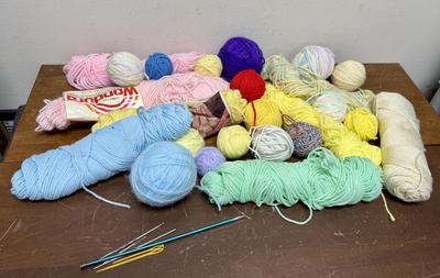 Lot of yarn remnants mostly pastel colors