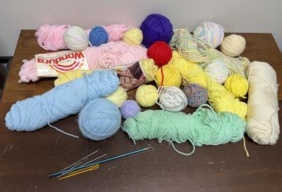 Lot of yarn remnants mostly pastel colors