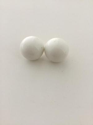 Gold tone beautiful vintage white clip on round earrings