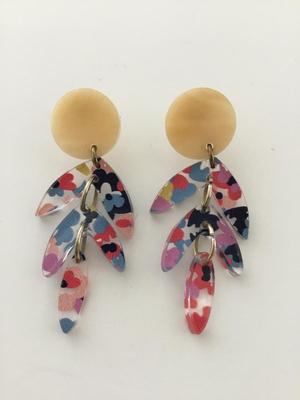Colorful fashion dangle earrings