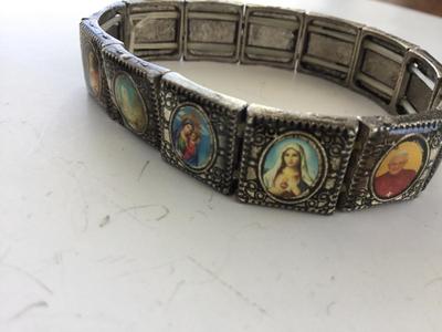 Unmarked stretchy charm religious bracelet