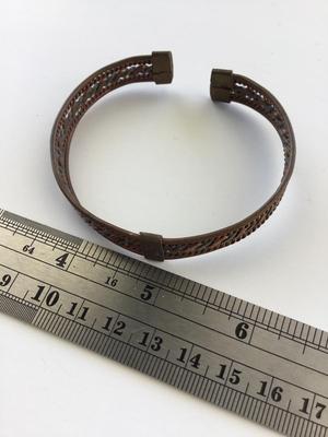 Twist wire type fashion cuff bracelet