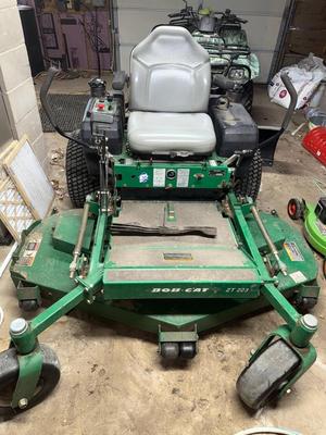 Sale Photo Thumbnail #65: Bobcat Zero Turn lawnmower 582 Hours