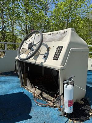 Sale Photo Thumbnail #103: 1978 Weeres 20ft pontoon. NEEDS REPAIRS, NO TITLE

A bill of sale will be given