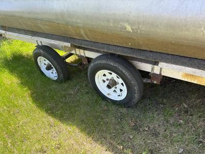 1978 Weeres 20ft pontoon with Trailer. NEEDS REPAIRS, NO TITLE