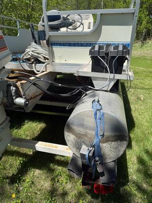 1978 Weeres 20ft pontoon with Trailer. NEEDS REPAIRS, NO TITLE