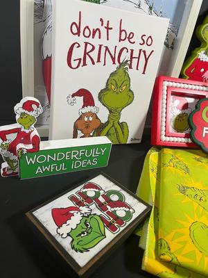 LOT 41B: Lot of Grinch Themed Christmas Decor