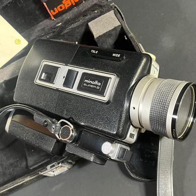 LOT 42B: Vintage Minolta AutoPak-8 D4 Super 8 Movie Camera in Case + Movie Light Accessory