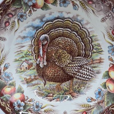 LOT 46K: Serving Bowls and Plates