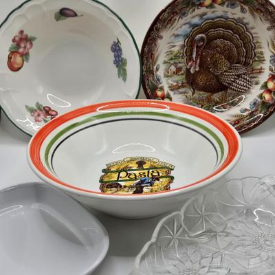 LOT 46K: Serving Bowls and Plates
