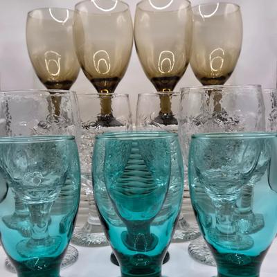 LOT 48K: Beautiful Drinking Glasses