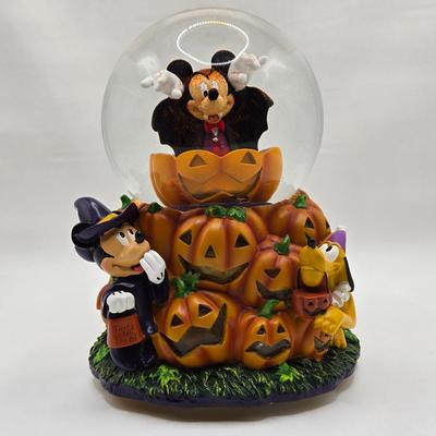LOT:: 52F: Spooky Mickey Musical Snow Globe/ Watch Out For The Bats!