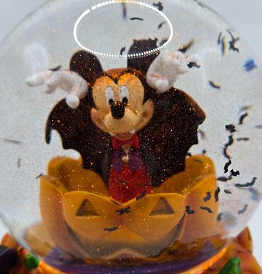 LOT:: 52F: Spooky Mickey Musical Snow Globe/ Watch Out For The Bats!