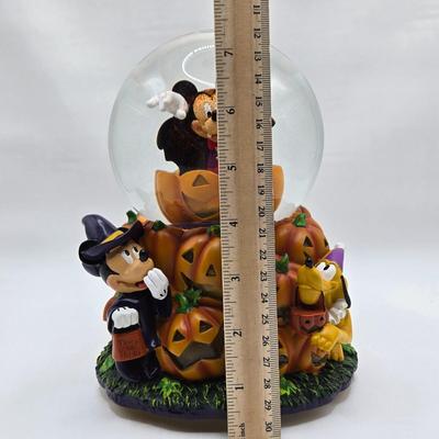 LOT:: 52F: Spooky Mickey Musical Snow Globe/ Watch Out For The Bats!