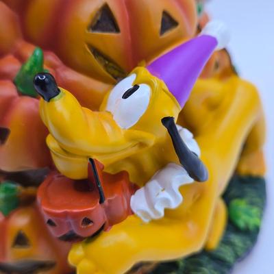 LOT:: 52F: Spooky Mickey Musical Snow Globe/ Watch Out For The Bats!