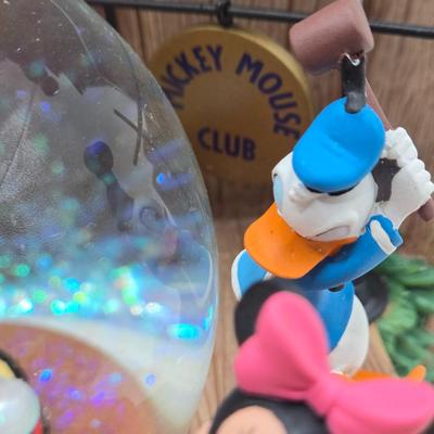 LOT 54F: Mickey Mouse Club House Musical Snow Globe
