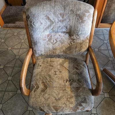 LOT Wooden Kitchen Table With 4 Chairs on Coasters