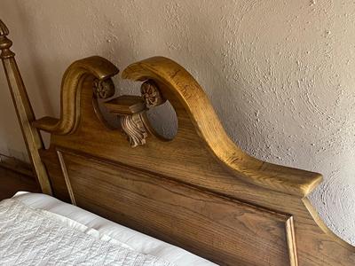 LOT 81W: Oak Bedroom Furniture - Four-Post Queen Bed and Two Bedside Nightstands