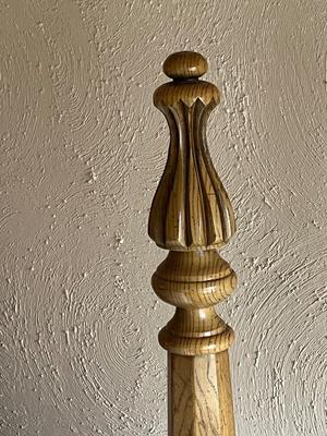LOT 81W: Oak Bedroom Furniture - Four-Post Queen Bed and Two Bedside Nightstands