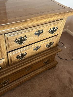 LOT 82W: Oak Bedroom Furniture - Dresser w/ Mirror