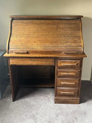 LOT 83Y: Vintage Roll-Top Desk