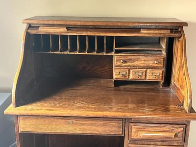 LOT 83Y: Vintage Roll-Top Desk