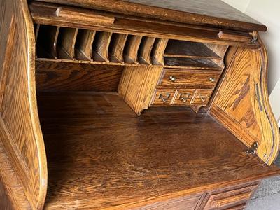 LOT 83Y: Vintage Roll-Top Desk