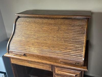 LOT 83Y: Vintage Roll-Top Desk