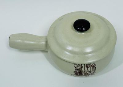 Vintage HOLLY HOBBIE Country Living Casserole Ovenware with Lid