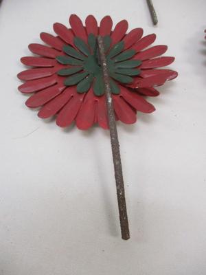 Metal Garden Daisy Wall/Lawn Flower Decorations