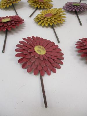 Metal Garden Daisy Wall/Lawn Flower Decorations