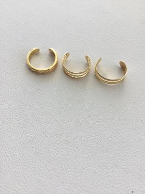 Gold tone toe rings