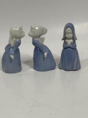Vintage MCXM Inarco Praying Nun and Kissing Angel Figurines Blue Dresses Japan - Porcelain/Ceramic
