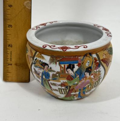 Chinese Satsuma Style Mini Porcelain Ceramic Pot
