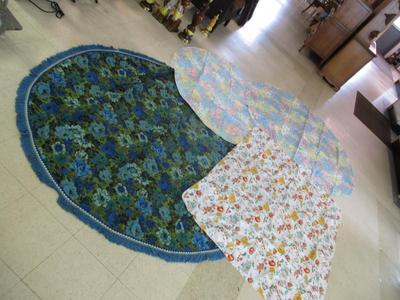 Table Cloths 2 Plastic & 1 Cloth