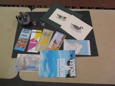 Travel Guides Bird Pictures Marbles