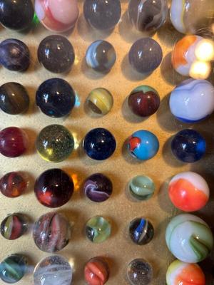 1942 MARBLES AND SHOOTERS