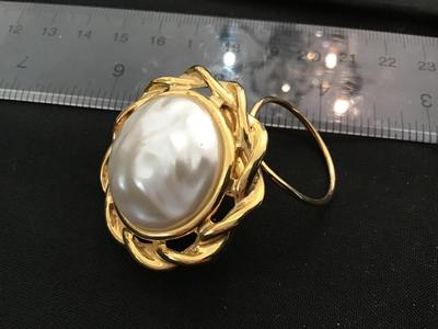 Faux Baroque Pearl Scarf Clip